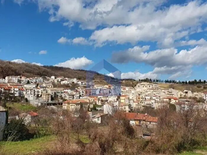 Casa con 6 locali in vendita in Tornareccio
