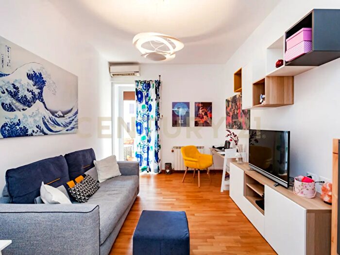 Appartamento in vendita in Via Vetulonia, Roma