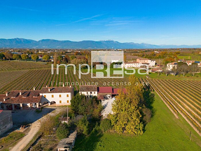 Casa con 6 locali in vendita in Via Tempio, Fontanelle