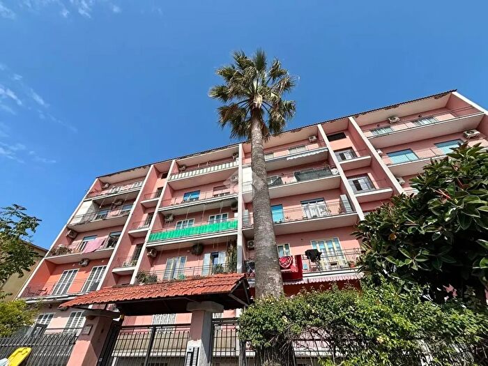 Appartamento trilocale in vendita in Via Traccia a Poggioreale, Napoli