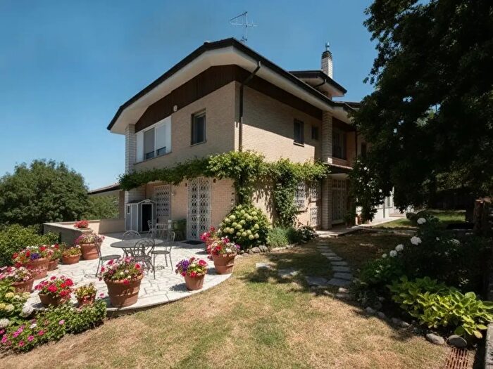 Casa con 5 locali in vendita in Via del Parco, Pianoro