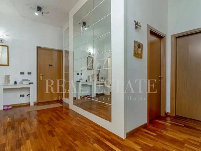 Appartamento trilocale in vendita in Viale Lombardia, Milano