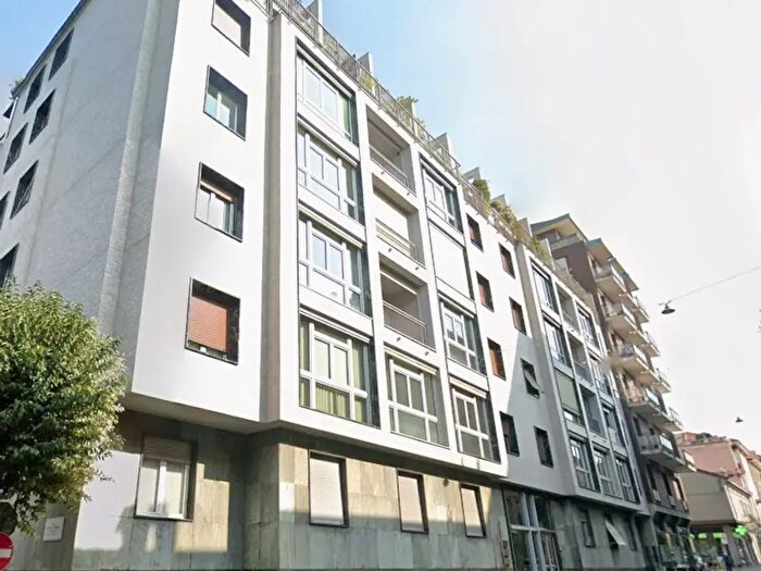 Appartamento quadrilocale in vendita in Via Dante Alighieri, Como