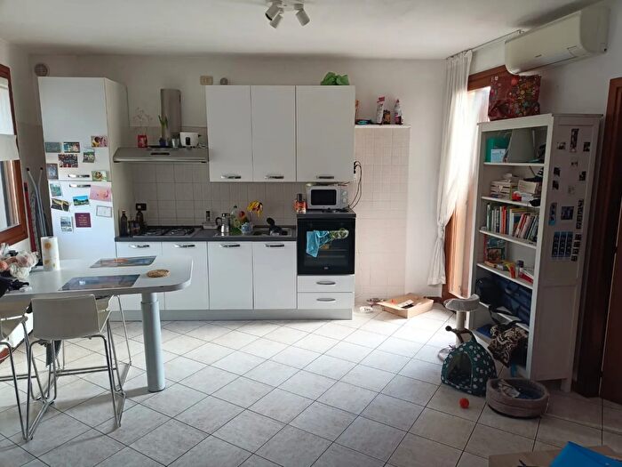 Appartamento trilocale in vendita in Via Pietro Bembo, Padova