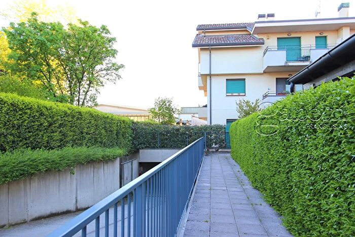 Appartamento trilocale in vendita in Giacomo Leopardi, Lainate