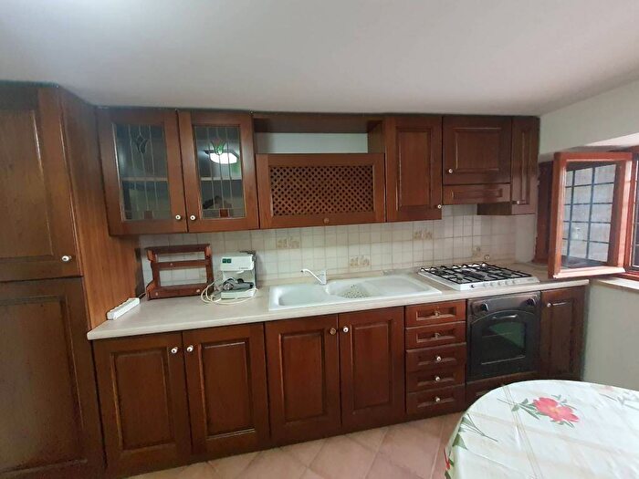 Appartamento trilocale in affitto in Via della Torretta, Anguillara Sabazia