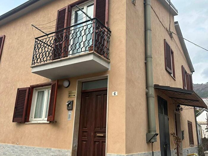 Appartamento trilocale in affitto in Via Foruli, Santa Barbara San Sisto, LAquila