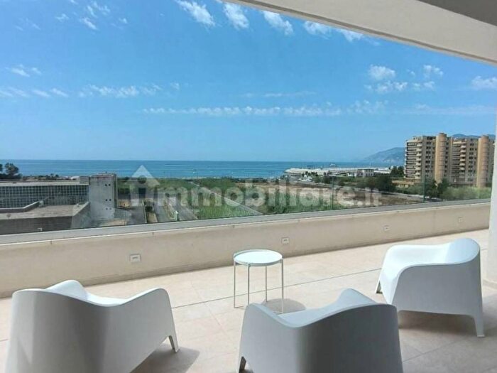 Appartamento con 5 locali in affitto in Via Salvador Allende, Arbostella Arechi, Salerno