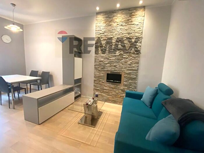 Appartamento trilocale in affitto in Via Bazzini, Milano