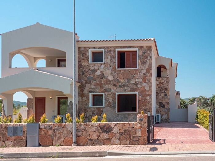 Appartamento trilocale in affitto in Via dei Lidi, Centro, Budoni