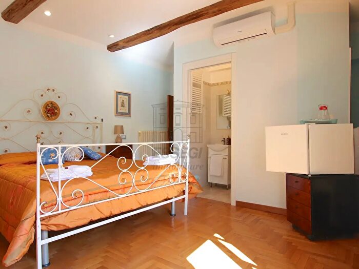 Casa con 11 locali in vendita in Via di Tiglio, Capannori