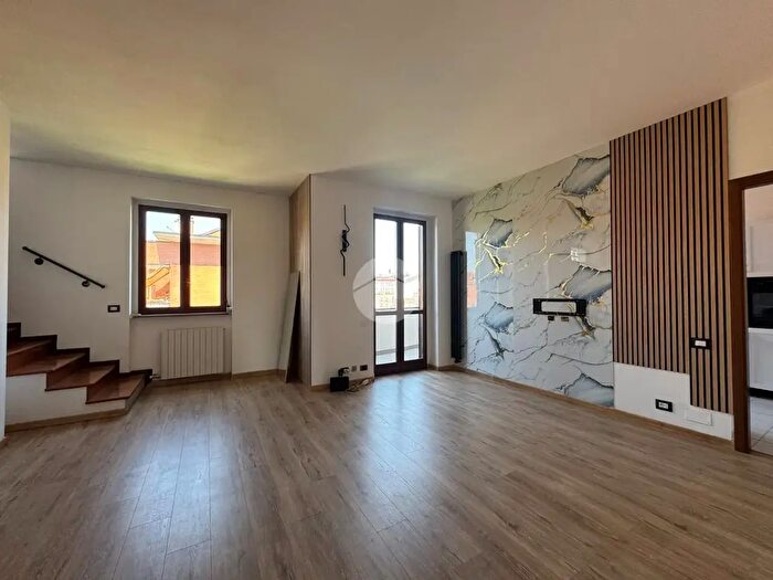 Appartamento quadrilocale in vendita in Via Sicilia, Cesano Maderno