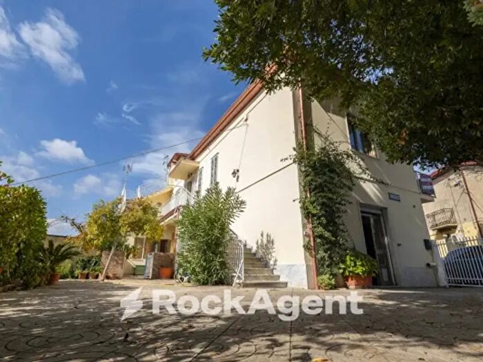 Casa con 6 locali in vendita in Viale Vincenzo Gattoleo, Catanzaro