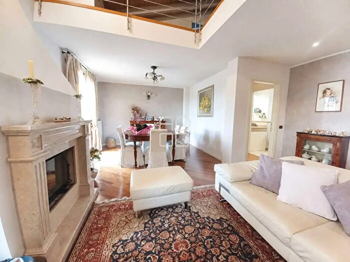Appartamento con 7 locali in vendita in Via Cà Nova, Lonato del Garda