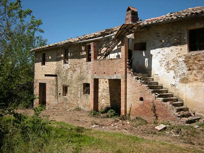 Casa con 7 locali in vendita in Montefalco
