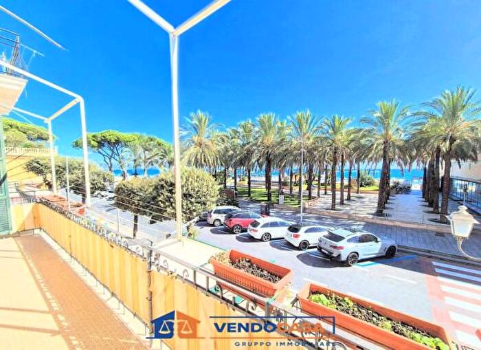 Appartamento con 5 locali in vendita in Corso Roma, Loano