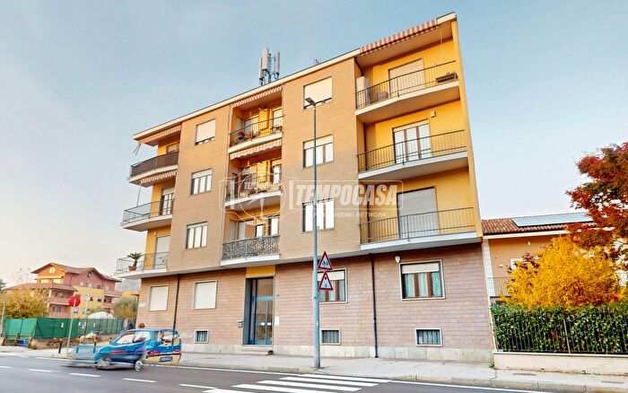 Appartamento trilocale in vendita in Strada Genova, Moncalieri