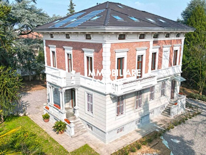 Appartamento trilocale in affitto in Via Zara, Fagnano Olona