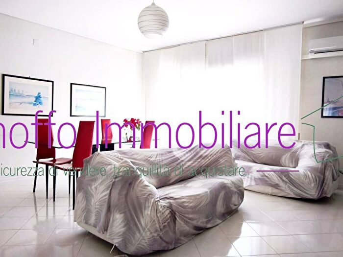 Appartamento quadrilocale in affitto in Via Pesaro, Casa Santa, Erice