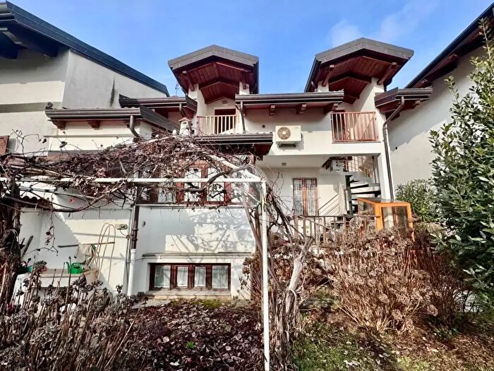 Casa quadrilocale in vendita in Via Puccini, Orbassano