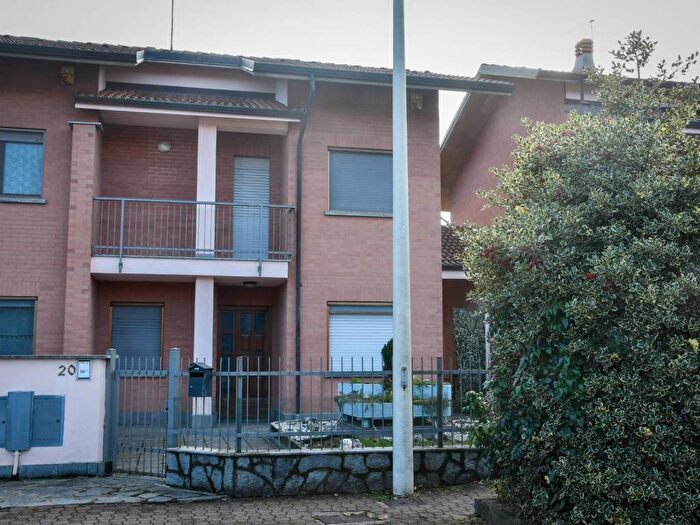 Casa con 6 locali in affitto in Via Paolo Borsellino, Centro, Ciriè