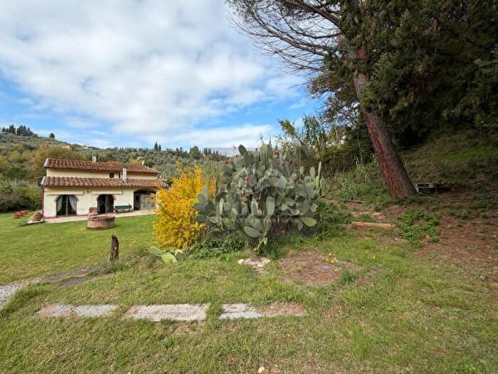 Casa con 6 locali in vendita in Via Sasso, San Miniato