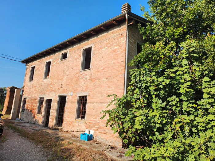 Casa con 10 locali in vendita in Formigine
