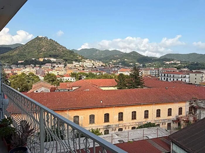 Appartamento quadrilocale in affitto in Via Luigi Parisi, Cava De' Tirreni