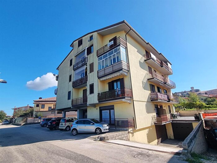Appartamento quadrilocale in vendita in Via Frustelle, Montemiletto
