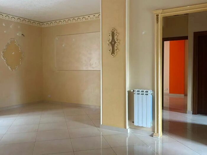 Appartamento trilocale in affitto in Via Don Ludovico, Pedara