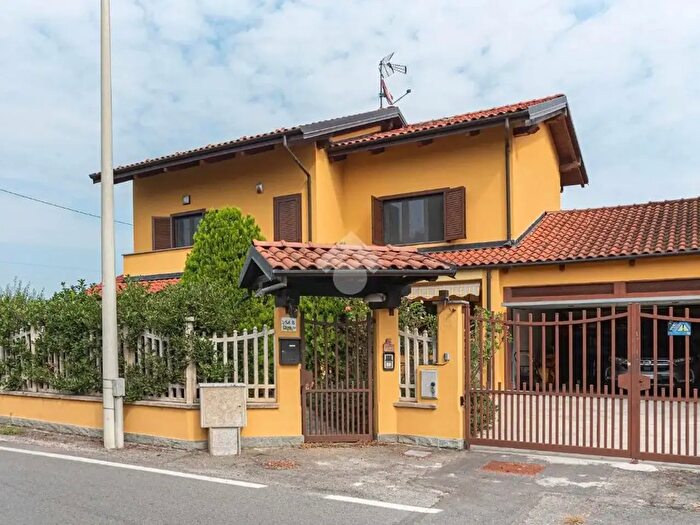 Casa con 6 locali in vendita in Via Triveri, Cirie'