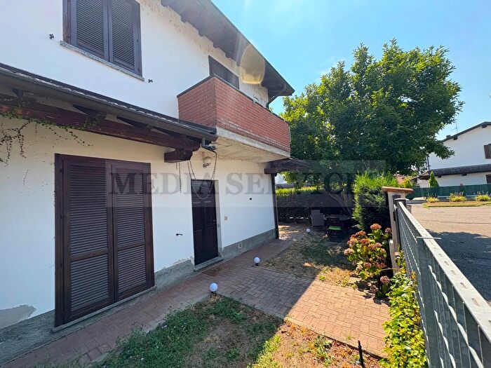 Case in Vendita e in Affitto - 2