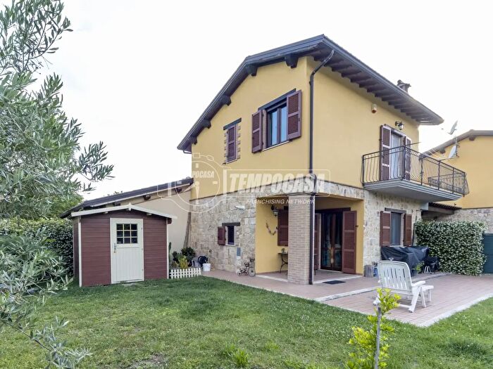 Casa trilocale in vendita in Via Maggio in Villanova, Marsciano