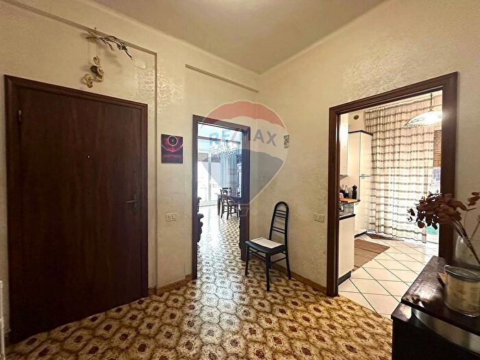 Appartamento trilocale in vendita in Via Metauro, Ancona