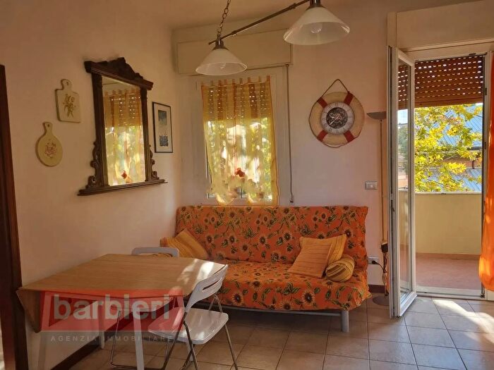 Appartamento trilocale in vendita in Via Canova, Cesenatico