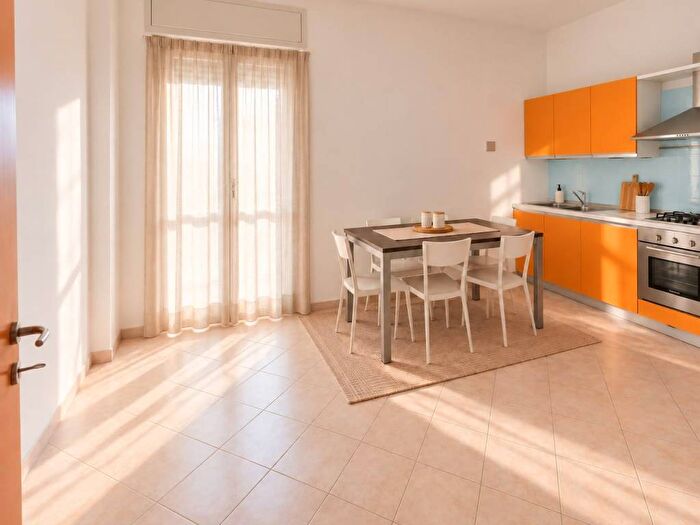 Appartamento trilocale in affitto in Corso Alessandro Volta, Collina Volta, Asti