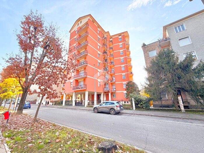 Appartamento quadrilocale in vendita in Viale della Rimembranza, Novi Ligure