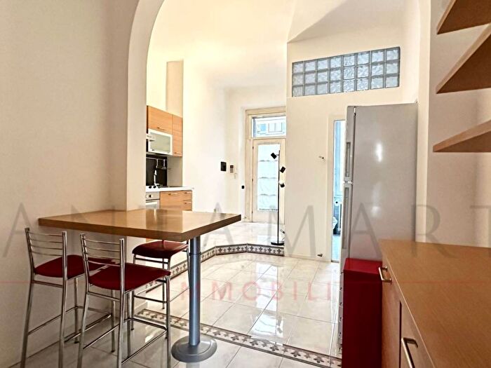 Appartamento bilocale in affitto in Palestro, Milano