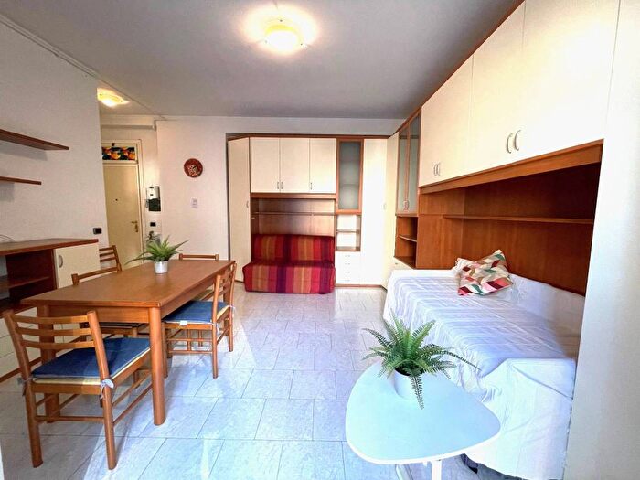 Appartamento monolocale in affitto in Viale Col di Lana, Corso San Gottardo, Milano