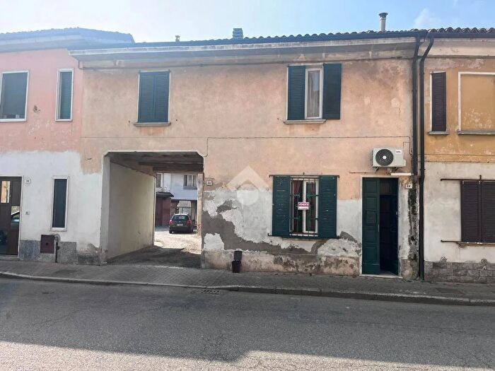 Casa trilocale in vendita in Via XX Settembre, Corteolona e Genzone