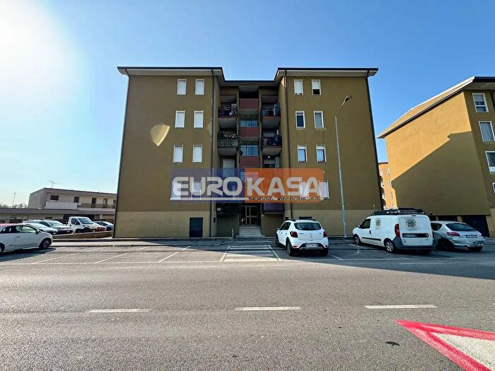 Appartamento trilocale in vendita in Via Vivaldi, Osio Sotto