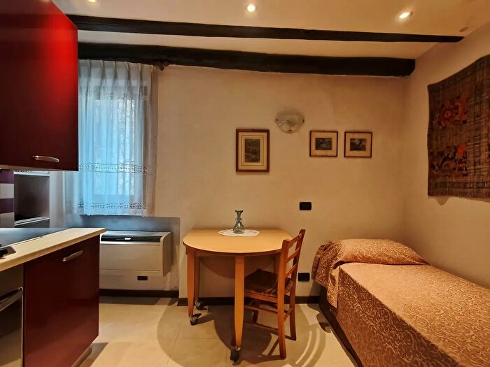 Appartamento bilocale in vendita in Via Garibaldi, Venezia