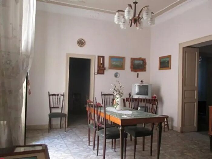 Casa con 5 locali in vendita in Piedimonte Etneo