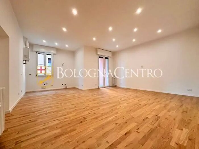 Appartamento quadrilocale in vendita in Via Maria Gaetana Agnesi, Bologna