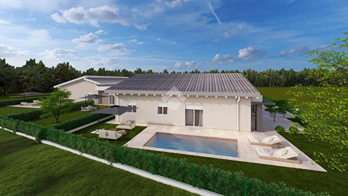 Casa quadrilocale in vendita in Via Stroppe, Isorella