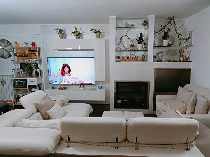 Casa quadrilocale in vendita in Mercato San Severino