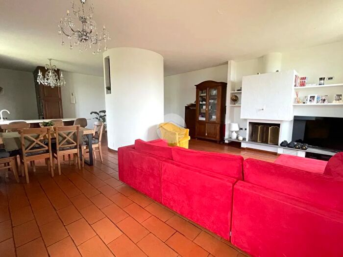 Appartamento trilocale in vendita in Via Castello, Cenate Sotto