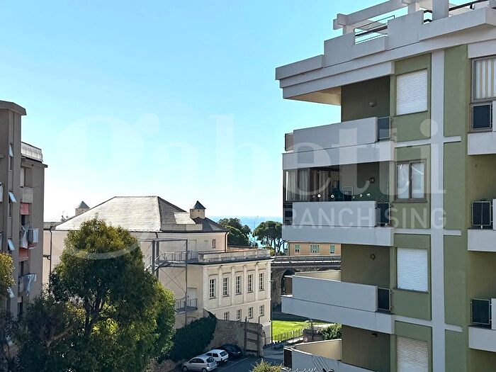 Appartamento quadrilocale in vendita in Via Genova, Andora