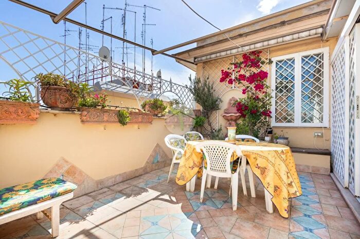 Appartamento bilocale in vendita in Via Pellegrino Matteucci, Roma