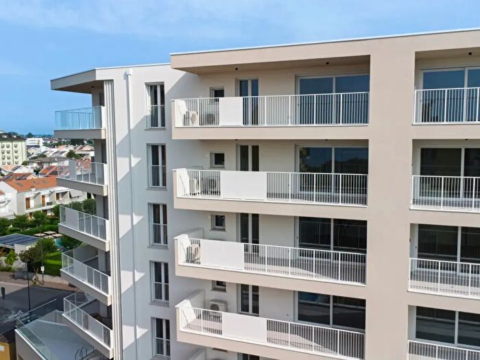 Appartamento trilocale in vendita in Via Olanda, Jesolo